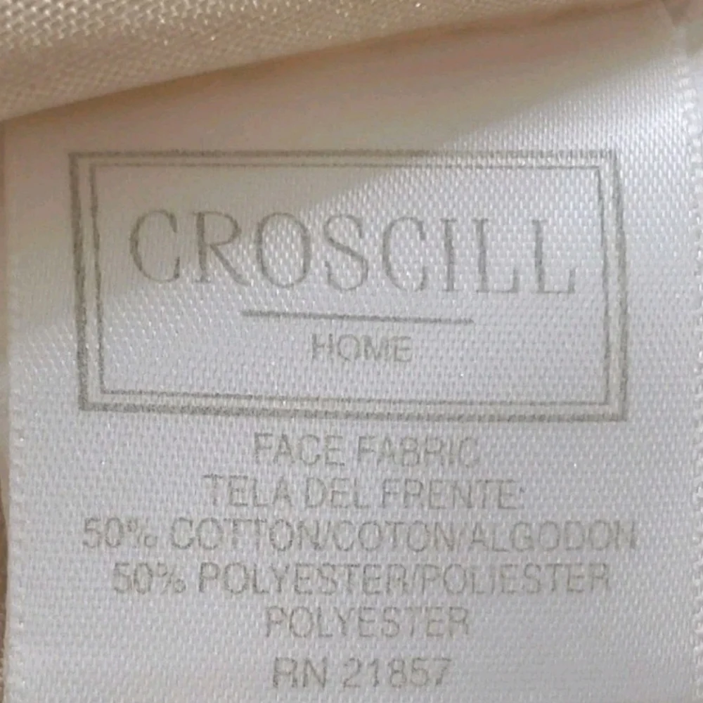 Vtg USA Croscill Floral 2 Pillow Shams Standard Sz 21/27 Cream Jacquard Script
